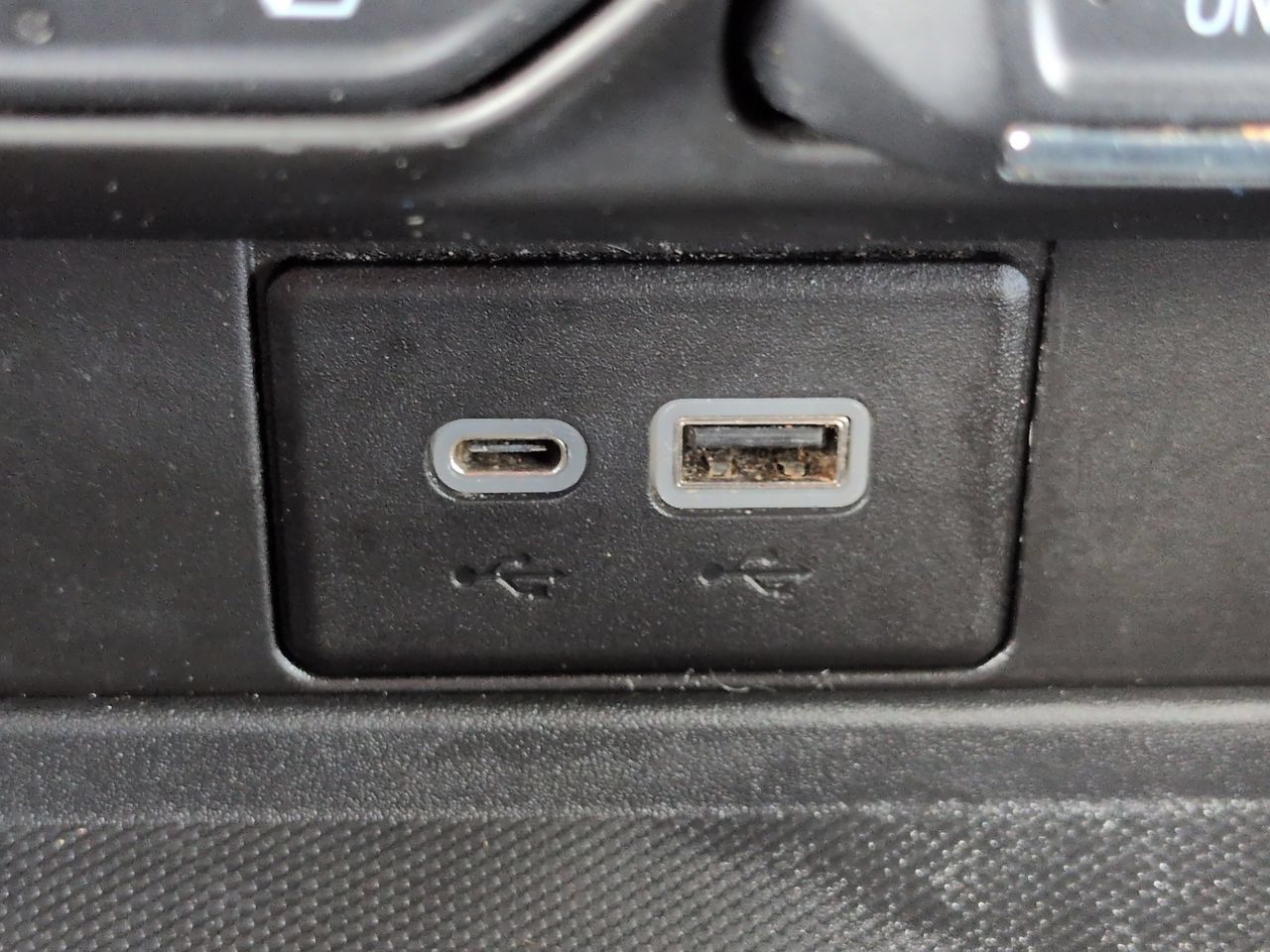 Used 2021 Chevrolet Suburban RST RWD image 23