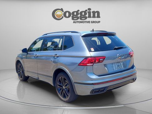 Used 2022 Volkswagen Tiguan SE R-Line FWD image 3