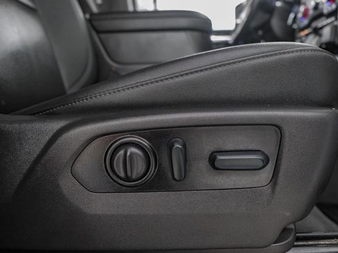 Used 2022 Chevrolet Silverado 2500 LTZ w/ LTZ Convenience Package AWD/4WD image 33