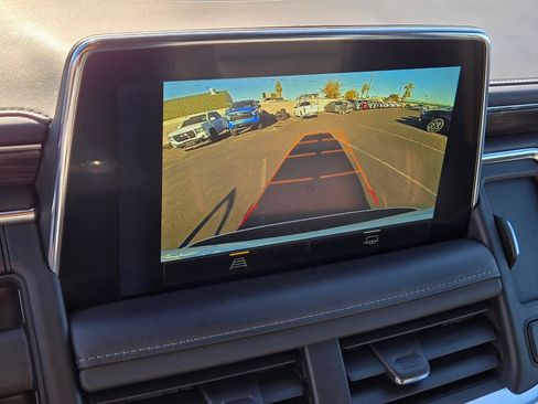 Used 2024 Chevrolet Suburban LT image 23