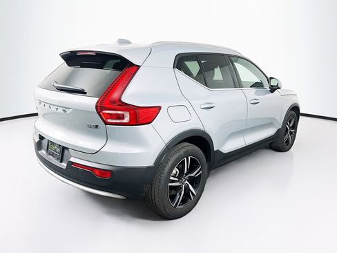 Used 2025 Volvo XC40 B5 Core AWD/4WD image 9