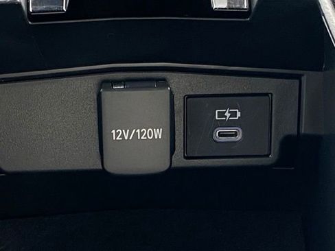 Certified 2025 Toyota Corolla SE image 21