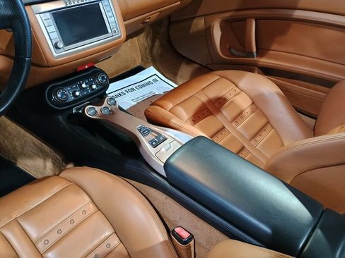 Used 2011 Ferrari California RWD image 16