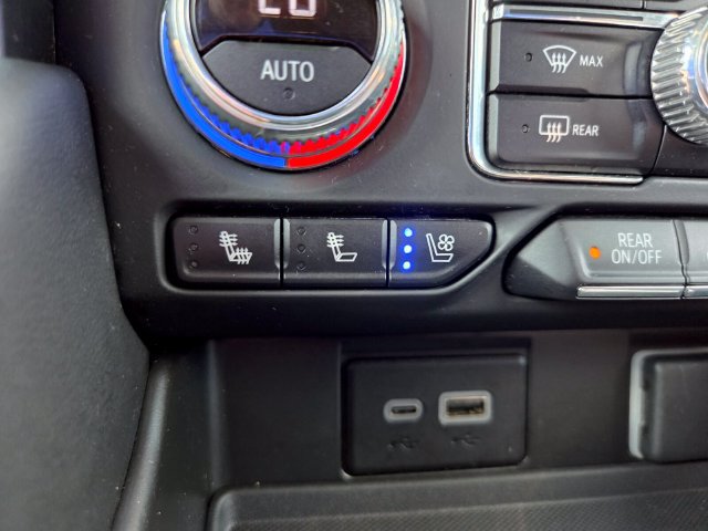 Used 2023 GMC Yukon AT4 w/ Technology Package AWD/4WD image 29