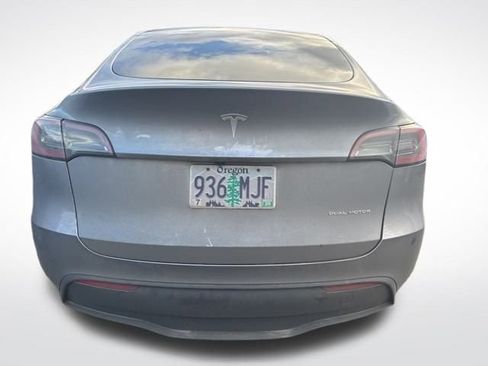 Used 2025 Tesla Model Y Long Range image 11