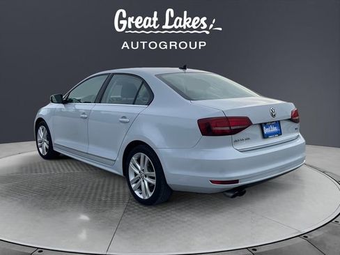 Used 2017 Volkswagen Jetta SEL FWD image 3