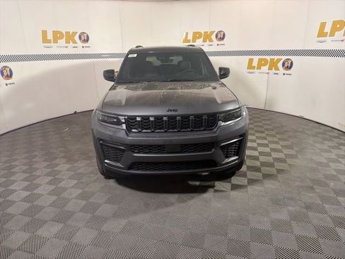 New 2026 Jeep Grand Cherokee Limited w/ Limited Altitude Package AWD/4WD image 6