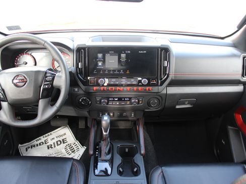 Used 2025 Nissan Frontier PRO-4X w/ Pro Premium Package AWD/4WD image 15