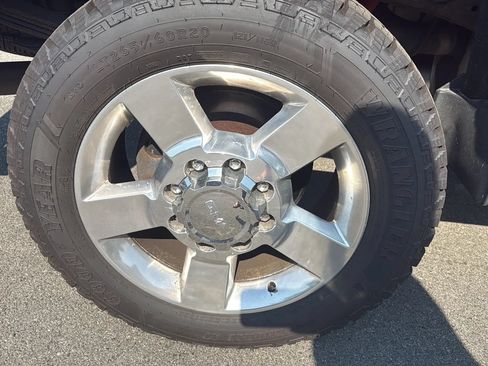 Used 2016 GMC Sierra 2500 SLT w/ All-Terrain HD Package AWD/4WD image 13