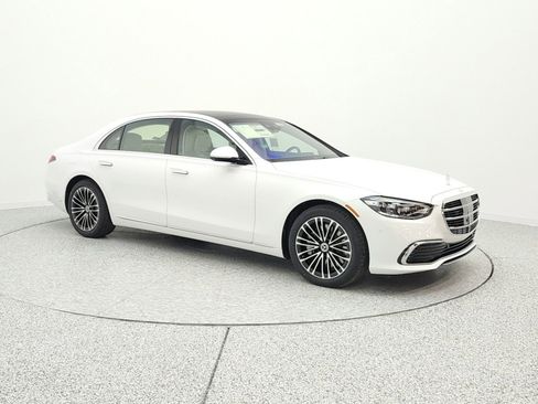 New 2026 Mercedes-Benz S 580e 4MATIC Sedan image 3