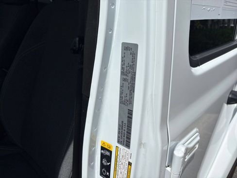 Used 2025 Jeep Wrangler Unlimited Sahara AWD/4WD image 29