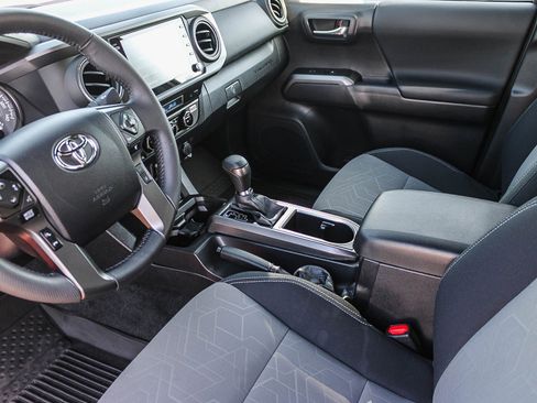 Used 2023 Toyota Tacoma TRD Off-Road image 18