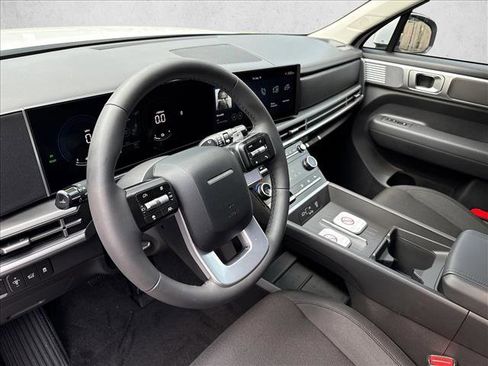 Used 2026 Hyundai Santa Fe SE FWD image 3