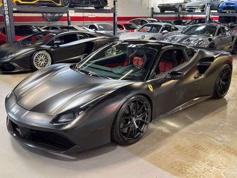 Used 2017 Ferrari 488 GTB RWD image 12