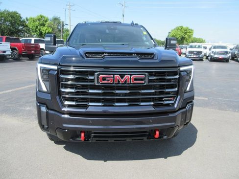Certified 2024 GMC Sierra 2500 AT4 w/ AT4 Preferred Package AWD/4WD image 13