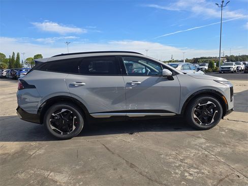 New 2026 Kia Sportage SX image 9