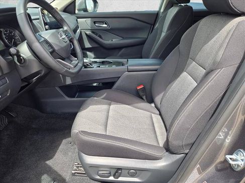 Used 2026 Nissan Rogue SV FWD image 14