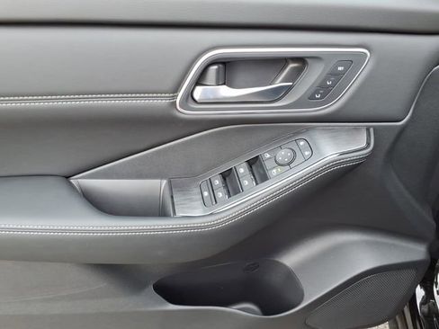 New 2026 Nissan Rogue Platinum AWD/4WD image 5