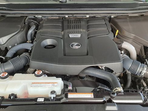 Used 2024 Lexus GX 550 image 36