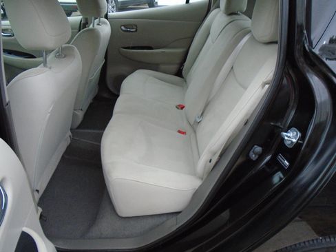Used 2011 Nissan Leaf w/ Eco Design Pkg FWD image 12