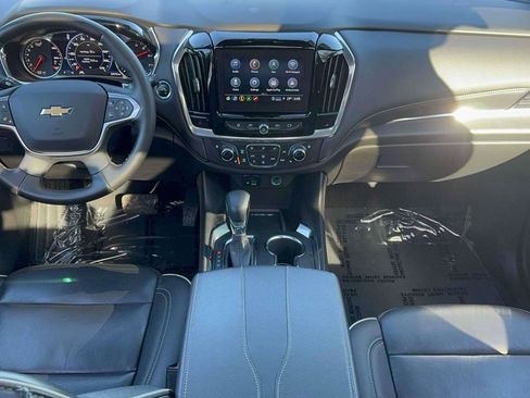 Used 2023 Chevrolet Traverse Premier image 9