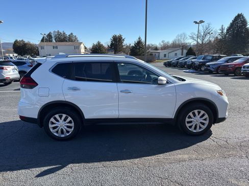 Used 2017 Nissan Rogue S w/ S Appearance Package image 7