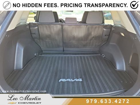 Used 2022 Toyota RAV4 LE FWD image 7