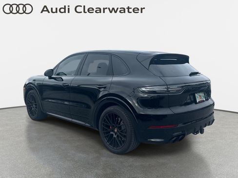 Used 2022 Porsche Cayenne GTS AWD/4WD image 2