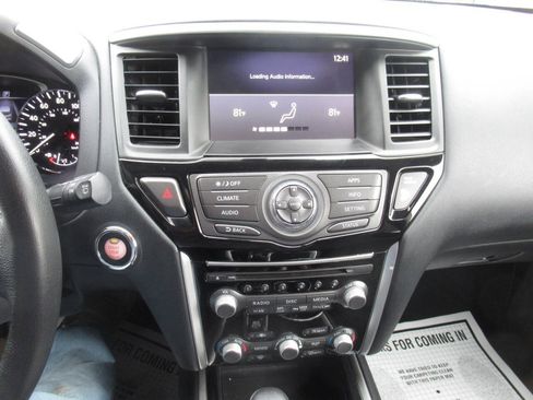 Used 2020 Nissan Pathfinder SV AWD/4WD image 22