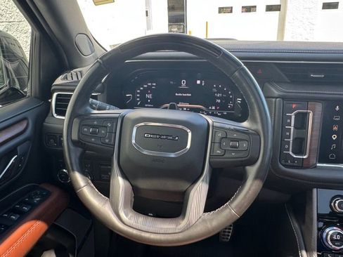Used 2023 GMC Yukon XL Denali Ultimate image 16