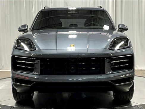 New 2026 Porsche Cayenne E-Hybrid AWD/4WD image 10