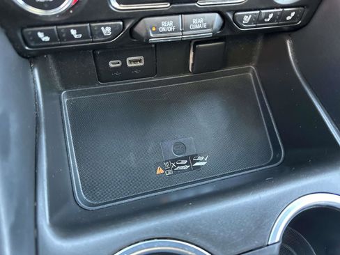 Used 2023 GMC Yukon AT4 w/ Technology Package image 30