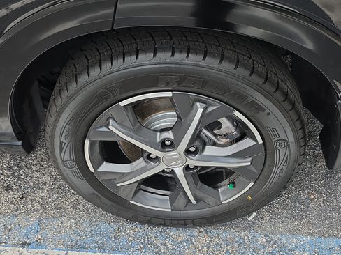 Certified 2024 Honda HR-V EX-L image 7