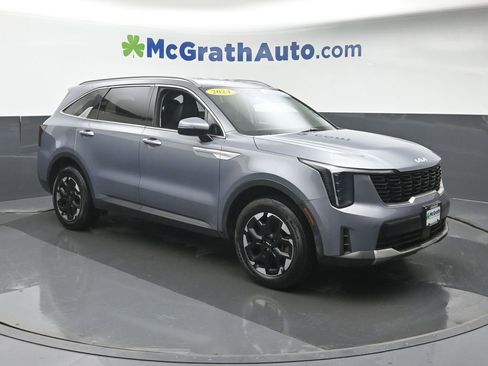 Used 2024 Kia Sorento S AWD/4WD image 2