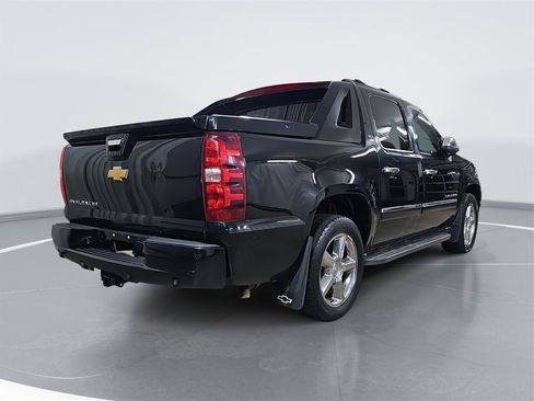 Used 2012 Chevrolet Avalanche LTZ image 3