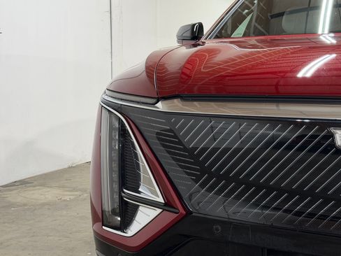 Certified 2024 Cadillac Lyriq Luxury RWD image 11