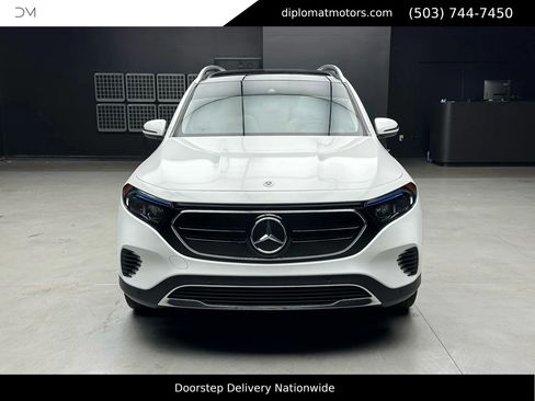 Used 2023 Mercedes-Benz EQB 300 4MATIC w/ Exclusive Package image 11