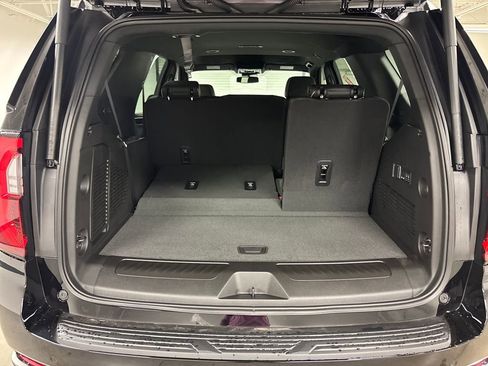 New 2026 GMC Yukon Elevation w/ LPO, Elevation Black Package image 16