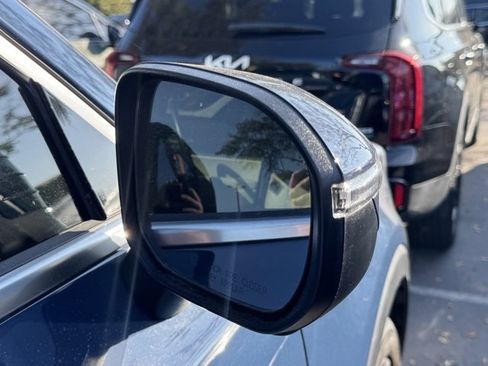 Certified 2024 Kia Telluride S image 10