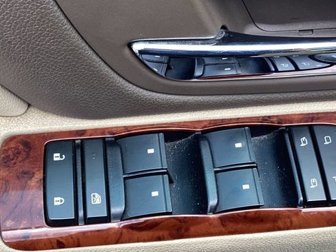 Used 2012 Chevrolet Suburban LTZ AWD/4WD image 38
