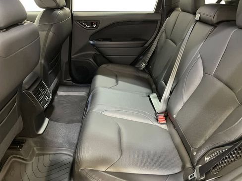 Used 2025 Subaru Forester Limited image 22