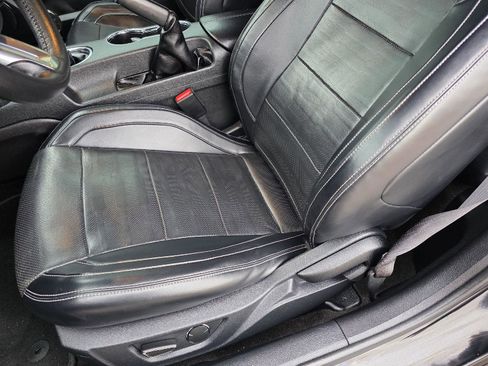 Used 2015 Ford Mustang Premium image 26