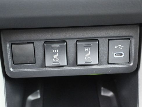 Certified 2025 Toyota Corolla Cross XSE image 24