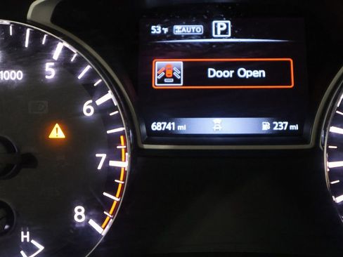 Used 2019 Nissan Pathfinder SL image 39