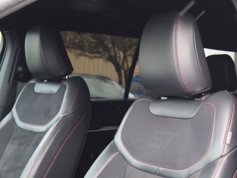 Used 2025 Ford Explorer ST image 13