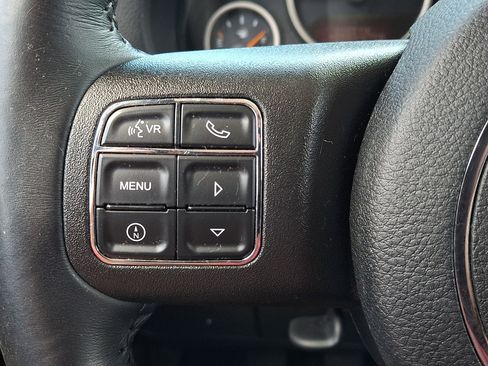 Used 2016 Jeep Wrangler Unlimited Sahara AWD/4WD image 21