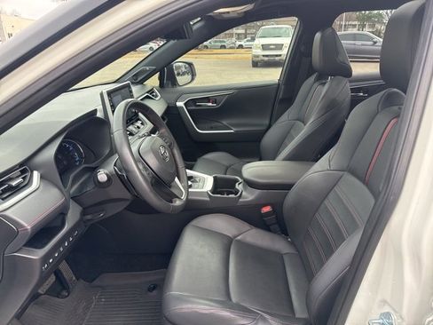 Used 2022 Toyota RAV4 XSE image 19