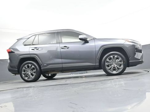 Used 2022 Toyota RAV4 Limited AWD/4WD image 29