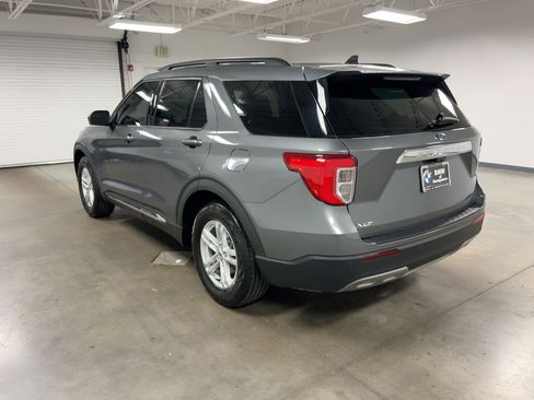Used 2022 Ford Explorer XLT w/ Equipment Group 202A image 2