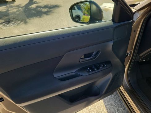 Used 2025 Nissan Kicks S FWD image 18